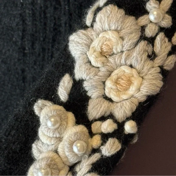 C by Bloomingdale's Cashmere Black Embroidered Sweater S - Picture 7 of 9